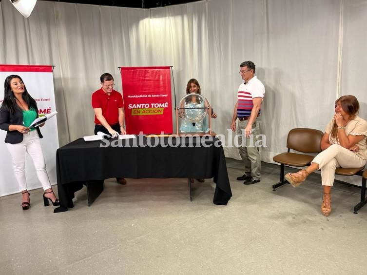 La Municipalidad realizó el sorteo para premiar a los contribuyentes al día