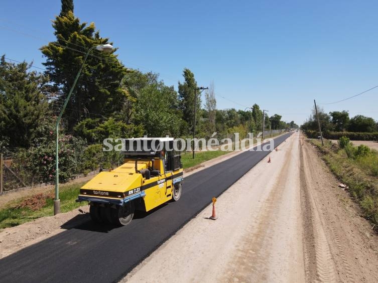 Avanza a buen ritmo la repavimentación del Acceso Norte y colectoras de la autopista