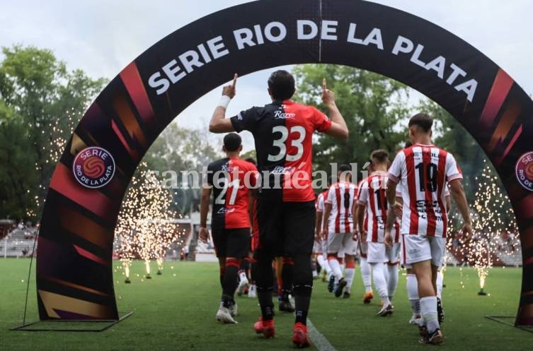 Colón derrotó a River Plate de Uruguay por penales