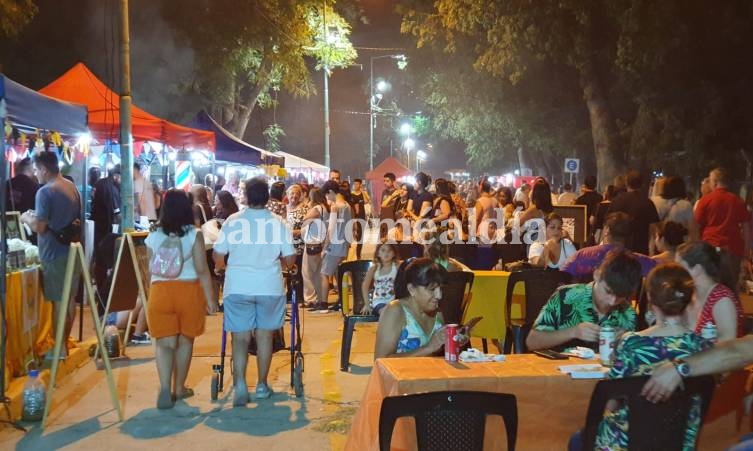 Se realizó la primera jornada del Paseo Gastronómico en la costanera