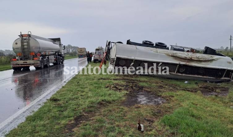 Terrible accidente en la Ruta 34: murieron 5 personas tras el choque entre un auto y un camión