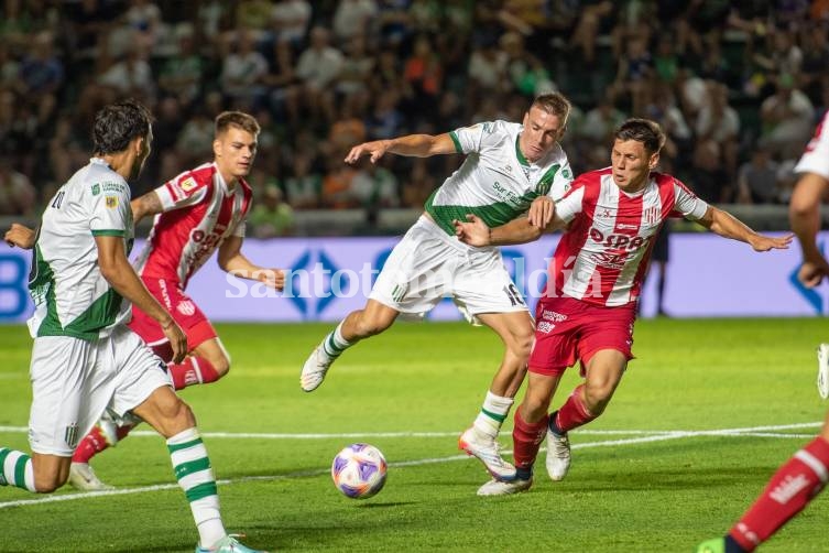 Unión comenzó la Liga con un empate sin goles ante Banfield