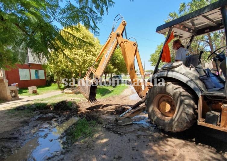 La Municipalidad puso en marcha obras para mejorar el sistema de desagües en Barrio Zazpe