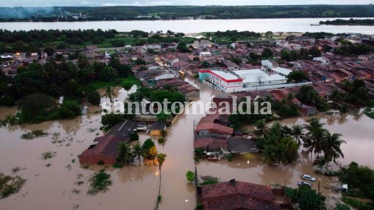 Crece el número de muertos por las inundaciones en Brasil: más de dos mil personas debieron ser evacuadas