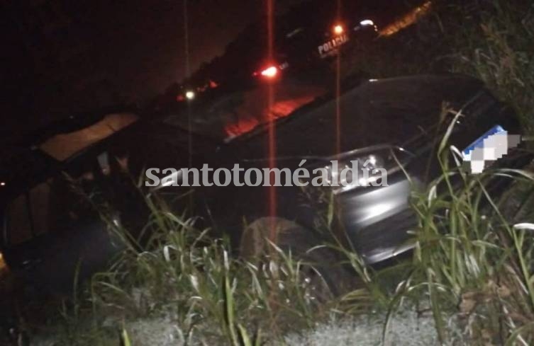 Robaron un auto en Santiago del Estero al 1800 y apareció abandonado en Sauce Viejo