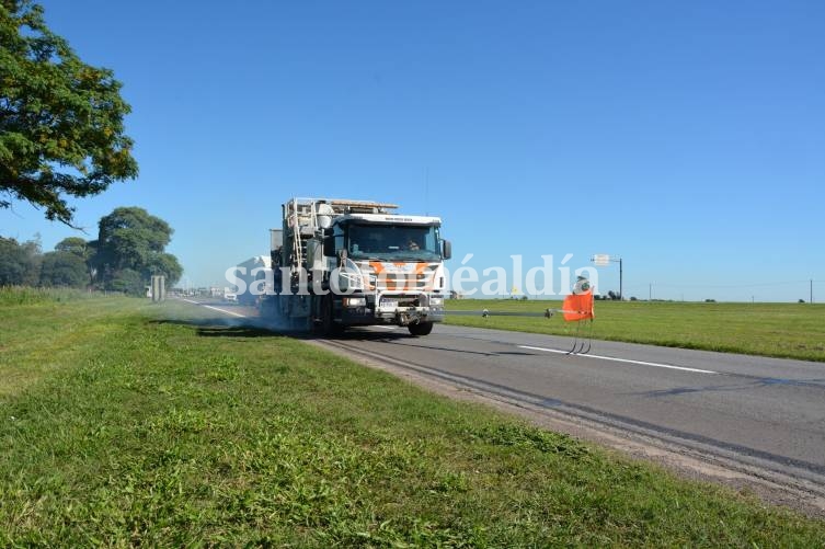 Vialidad Nacional realiza tareas de demarcación en la Autovía 19