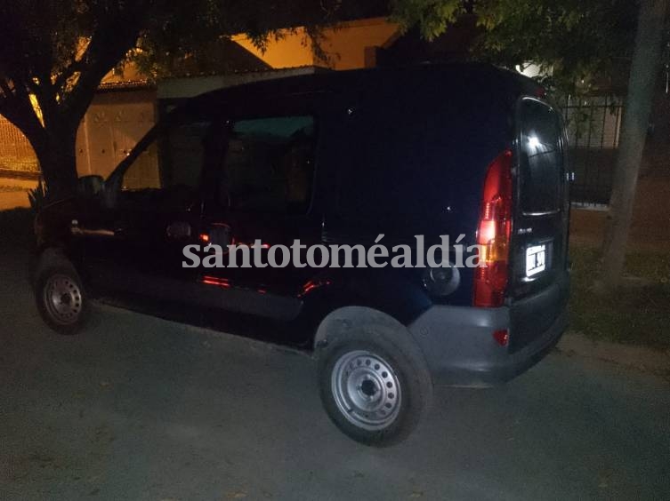 Una camioneta robada en nuestra ciudad fue encontrada en barrio Centenario