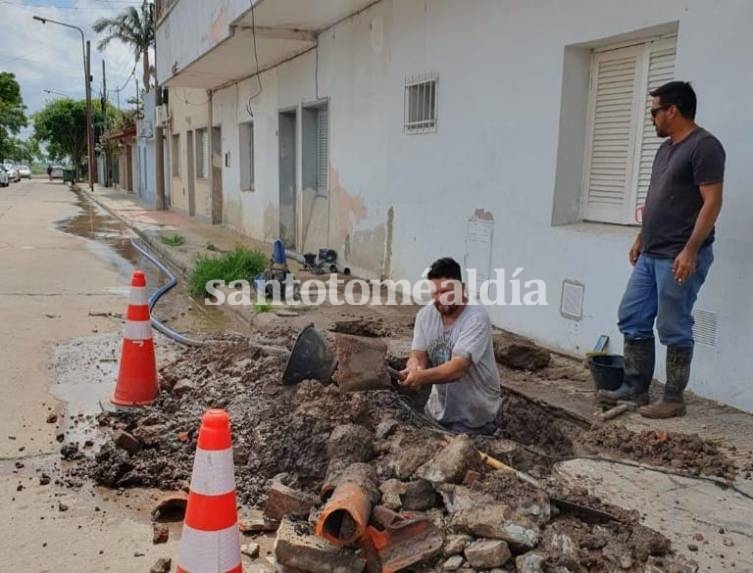 Continúan los trabajos de mejora en la red de agua potable