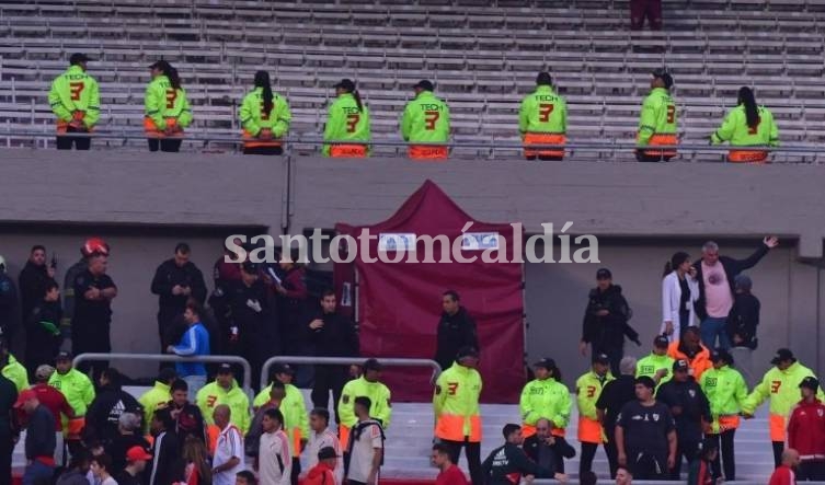 Se suspendió River y Defensa y Justicia por el fallecimiento de un hincha