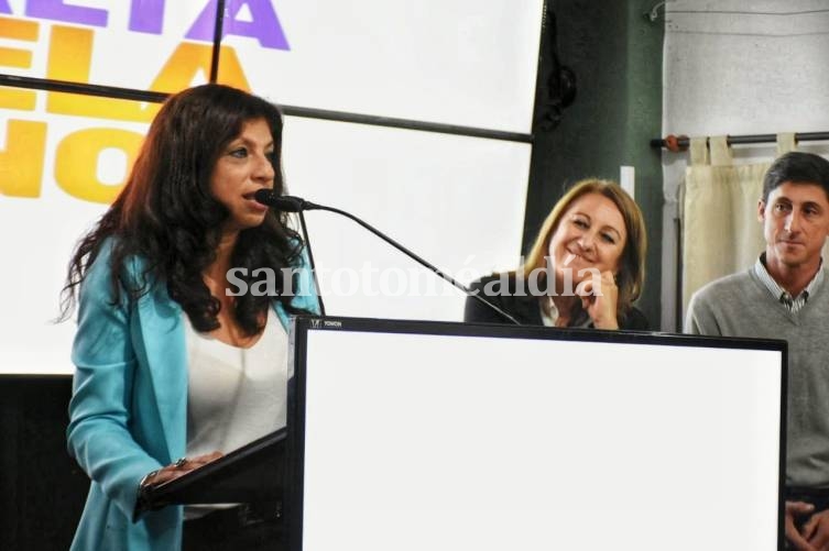 Con la presencia de los principales referentes del socialismo, Gabriela Solano lanzó su candidatura al Concejo