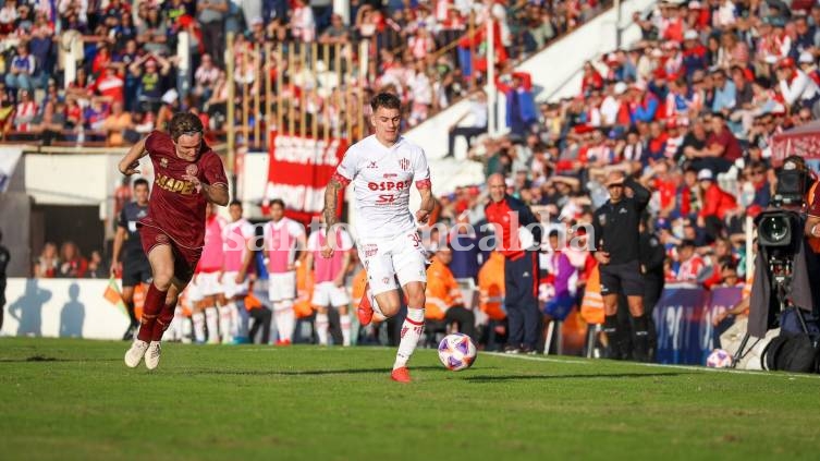 En un duelo clave, Unión igualó 1 a 1 con Lanús