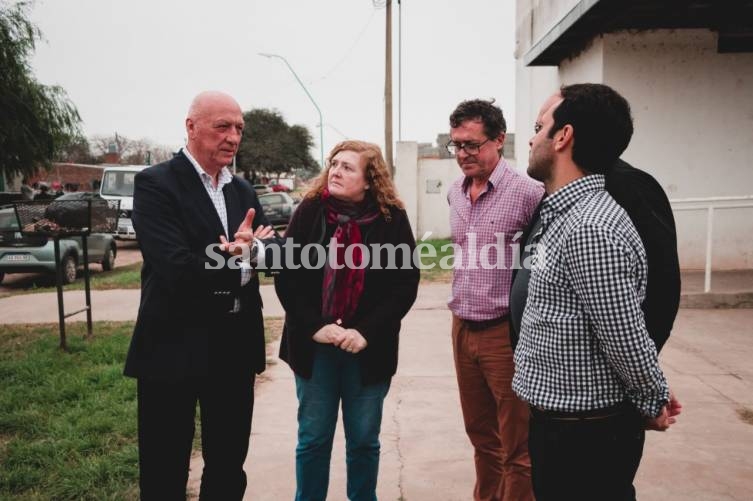 El exgobernador Bonfatti y Alejandra Chena, de recorrida en la ciudad