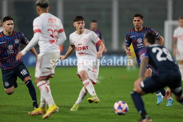 Unión consiguió un valioso empate ante Talleres de Córdoba