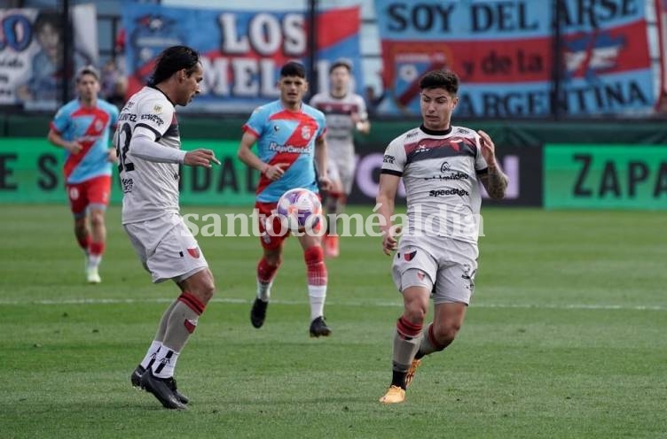 Colón quedó en zona de descenso junto a Huracán