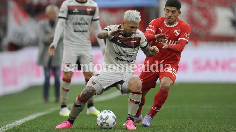 Colón ganó un duelo clave ante Independiente en Avellaneda