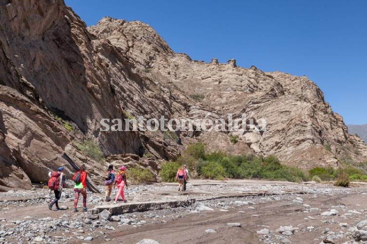 Este fin de semana largo viajaron 865 mil turistas por el país