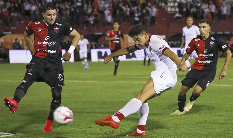 Colón visita a Huracán en otro duelo vital por la permanencia 