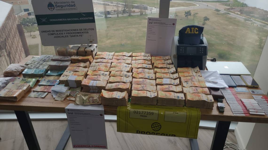 Allanamiento en Puerto Amarras: secuestraron más de 45 millones de pesos y miles de dólares