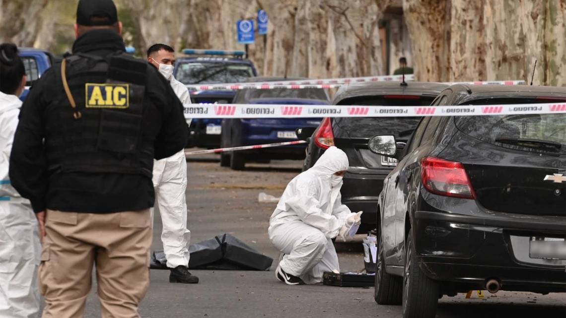 Tres detenidos por el crimen del policía en Rosario, y uno era buscado por otro asesinato