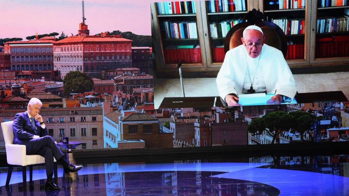 El papa advirtió sobre el desastre climático y la crisis de refugiados, en una videoconferencia con Bill Clinton. (Foto: Télam)