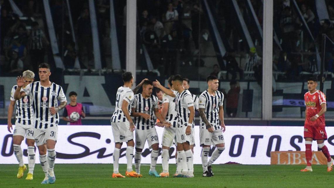 Talleres volvió a sonreír y goleó a Barracas Central en el Kempes