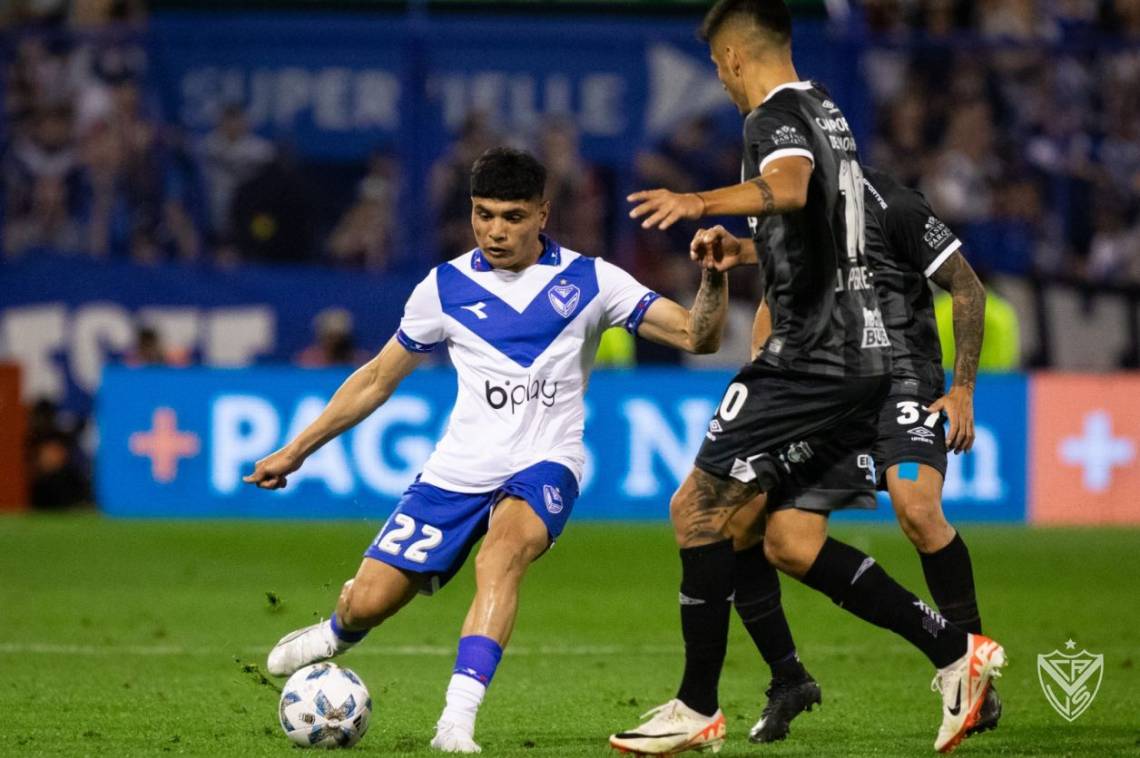 Vélez le ganó a Atlético Tucumán y salió de la zona de descenso directo