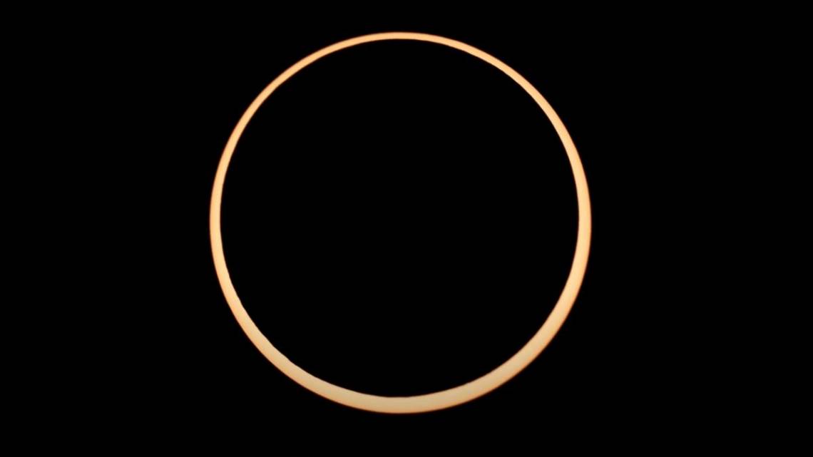 El eclipse anular de Sol con su 