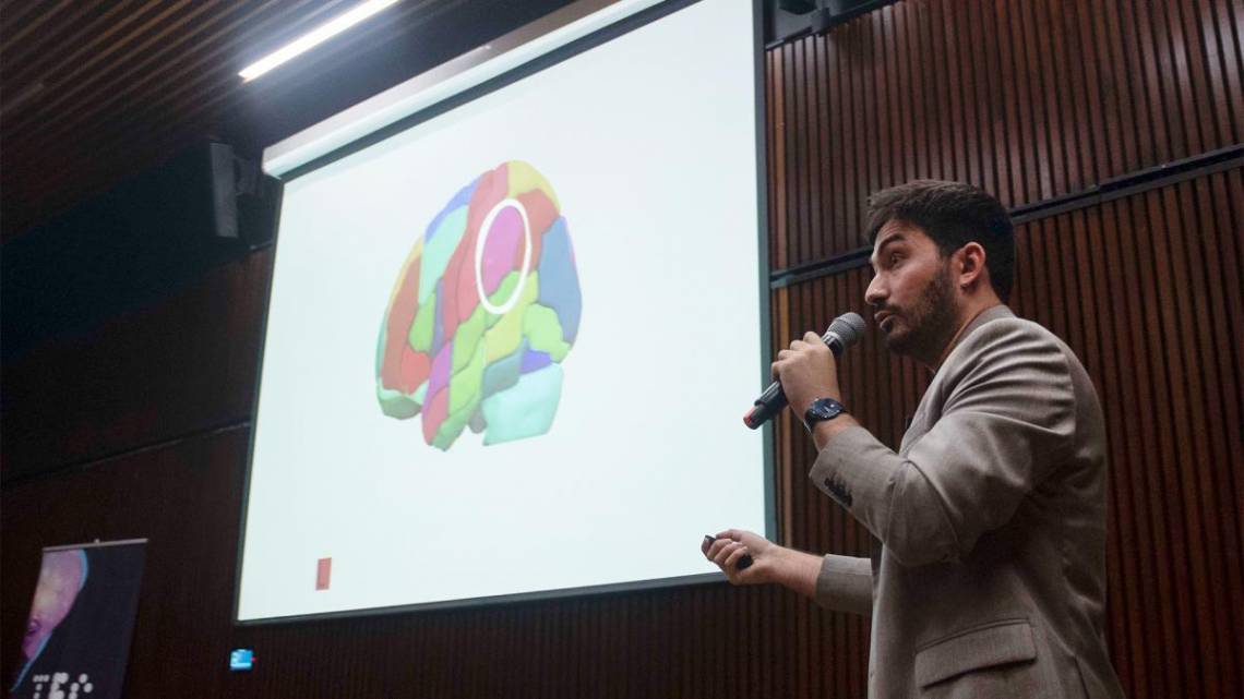 Un cirujano realizará en Argentina una intervención cerebral a un paciente despierto