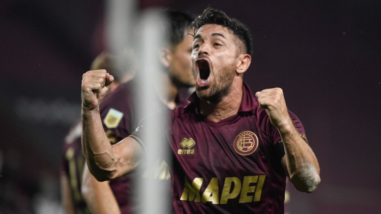 Lanús hundió a Tigre y cosechó su primera victoria