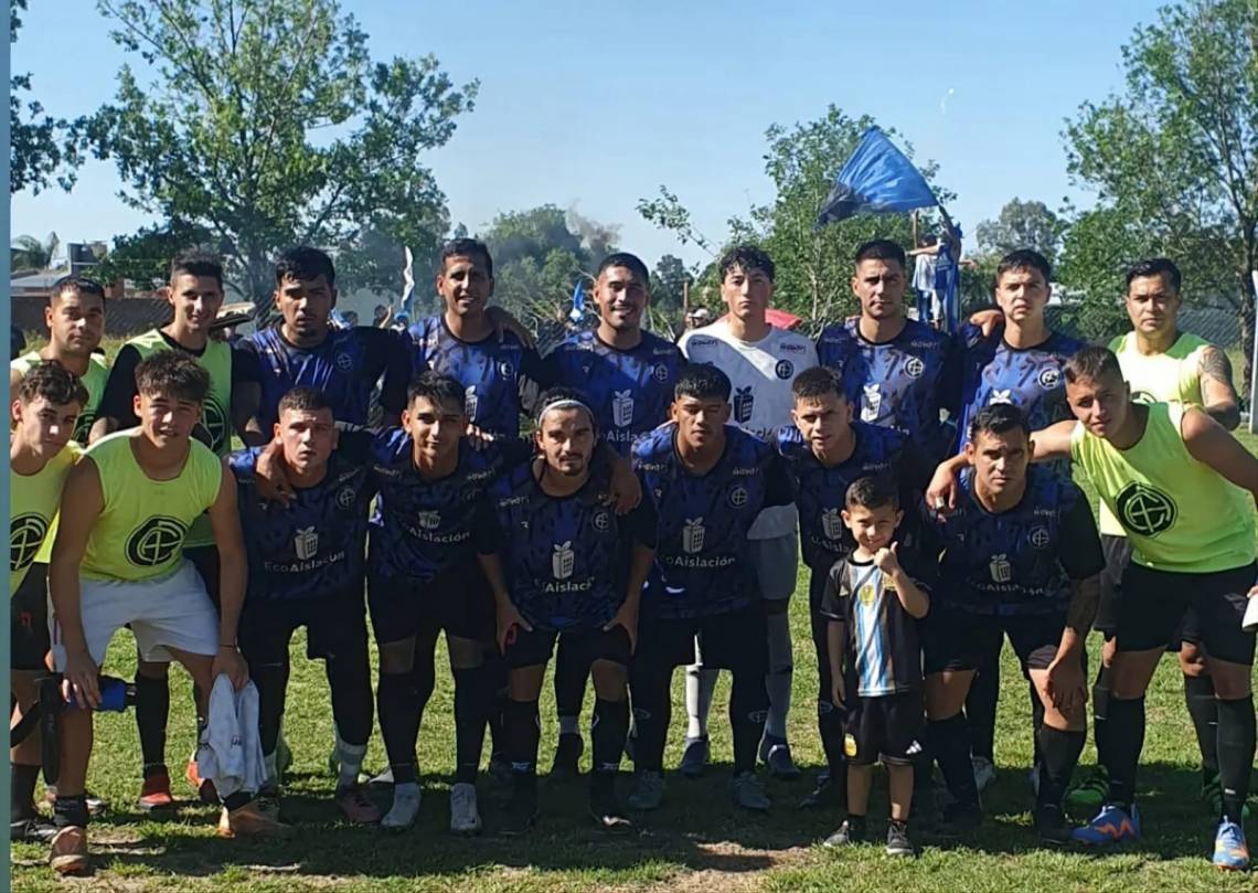 Academia ganó y, con el empate de Atenas, quedó a un paso del ascenso