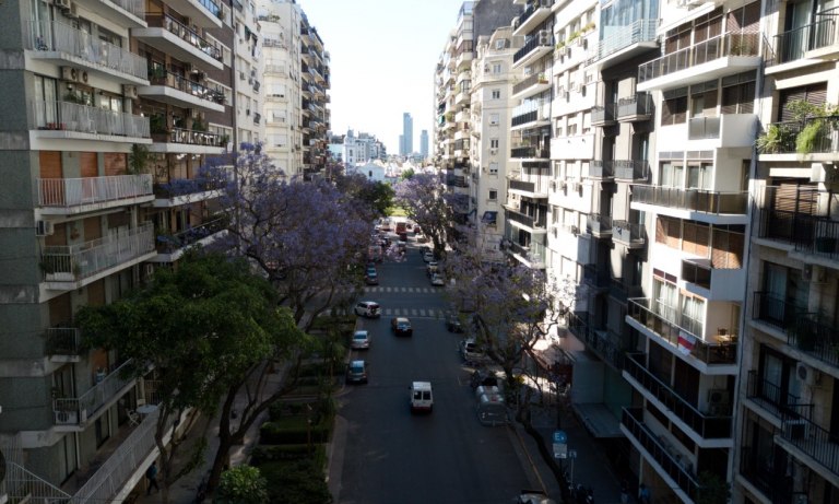 En qué consiste el boom de los alquileres temporarios y cómo complementan el turismo convencional