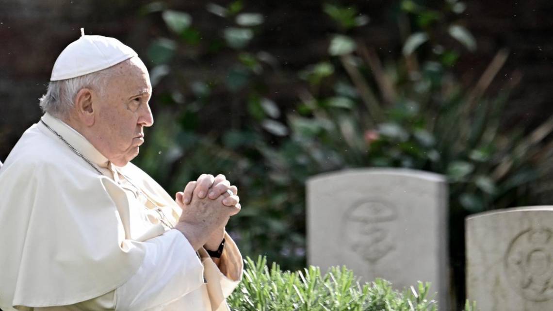 El papa Francisco llamó a Javier Milei para felicitarlo por su triunfo en el balotaje