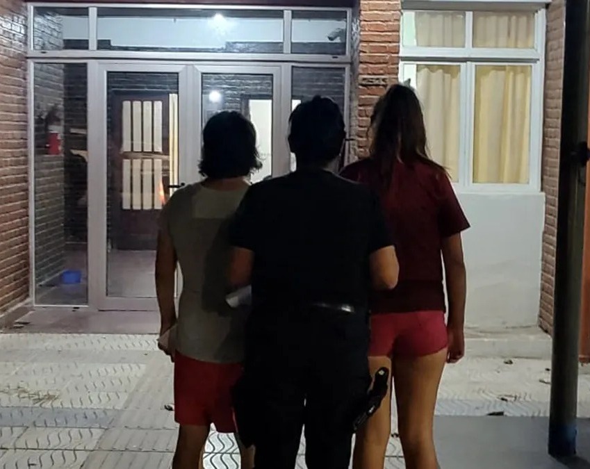 La agresora y la hermana de la víctima fueron trasladadas a la Comisaría 12.