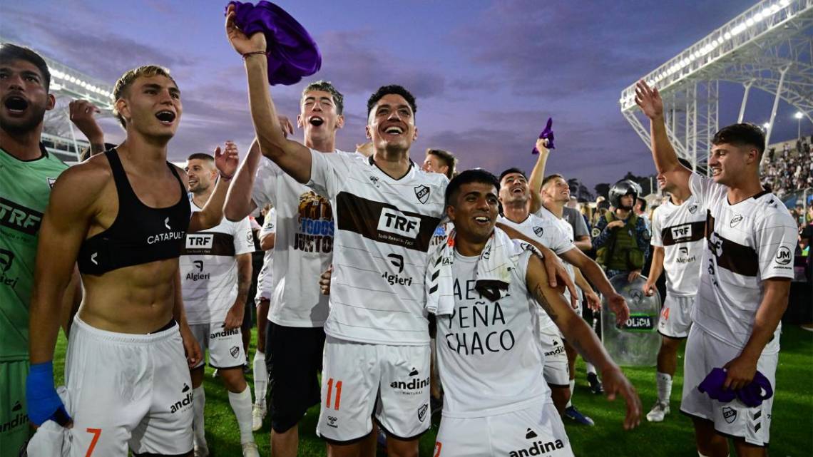 Platense bajó a Godoy Cruz en los penales y es el primer finalista de la Copa de la Liga