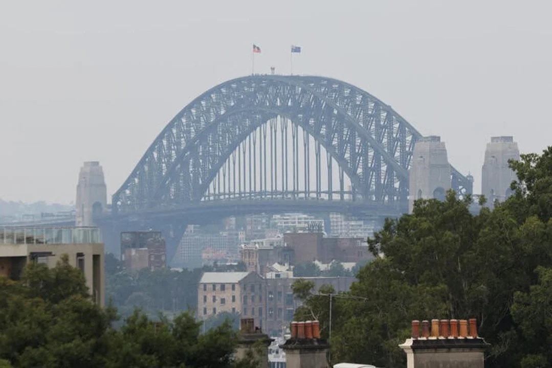 Extensas zonas de Australia soportan una ola de calor que eleva el riesgo de incendios forestales