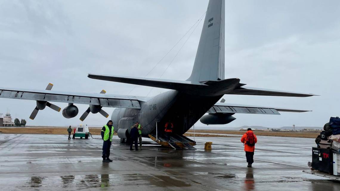 El Presidente inicia su viaje a la Antártida