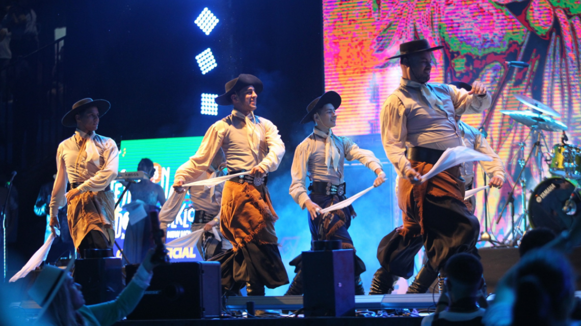 Al ritmo del folklore y el cuarteto comenzó el Festival Nacional de Doma y Folklore de Jesús María