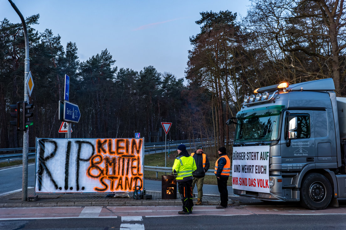 Alemania: miles de agricultores salen a protestar contra el gobierno