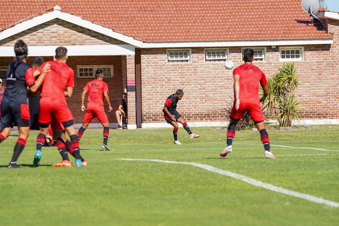 Colón empató con Patronato 0 a 0 en su primer amistoso 