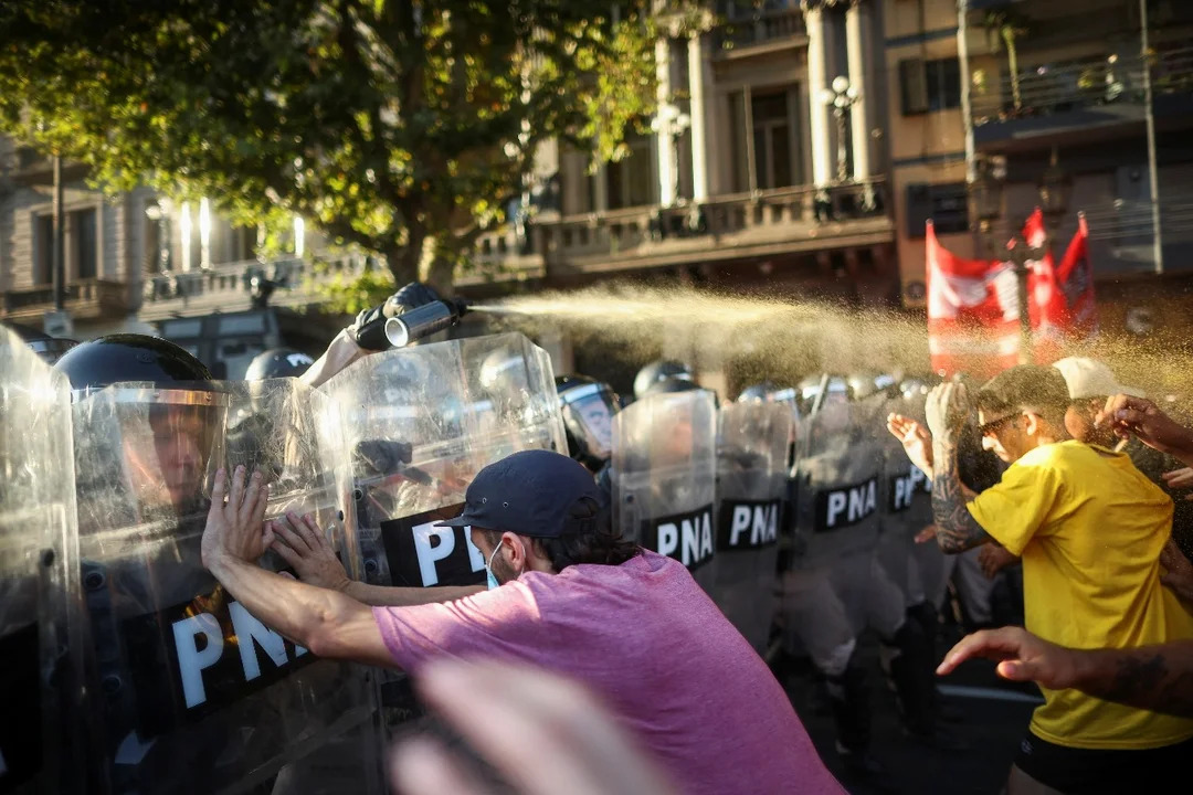 Nueva jornada de protestas en el Congreso, con excesiva represión de las fuerzas federales