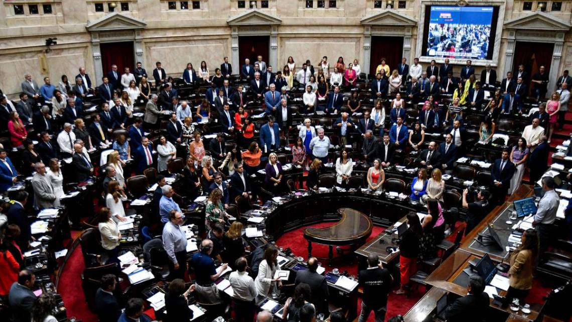 Duro revés para el Gobierno: el oficialismo levantó la sesión y la Ley Ómnibus vuelve a comisión 