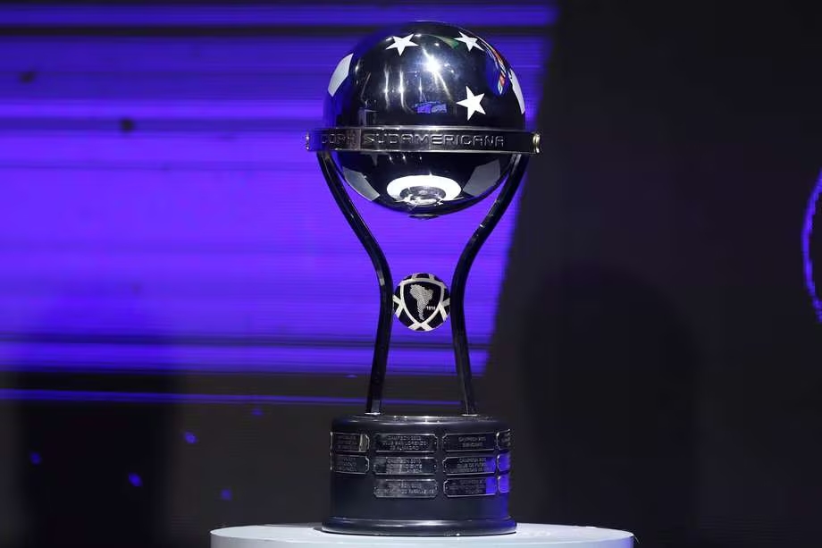 El sorteo de la fase de grupos de la Copa Sudamericana se llevará a cabo este lunes a partir de las 20.