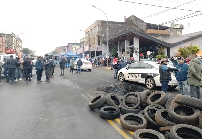 Tensión en Misiones: la Policía se acuarteló en Posadas para pedir aumento salarial