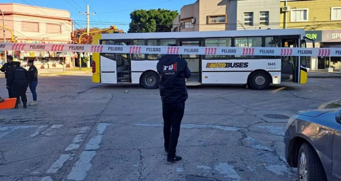 Santa Fe: un joven murió tras caer de un colectivo en movimiento