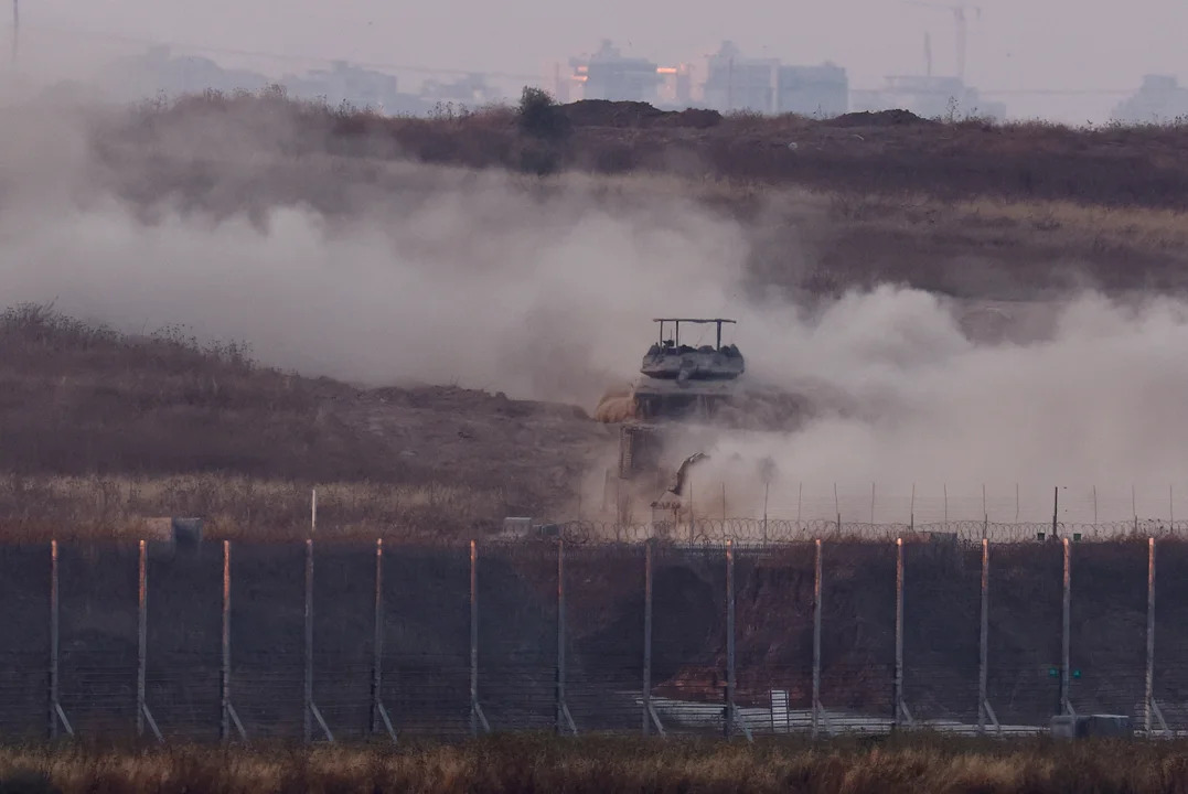 Israel continúa enviando carros de combate a Ráfah en medio de una ofensiva en toda Gaza