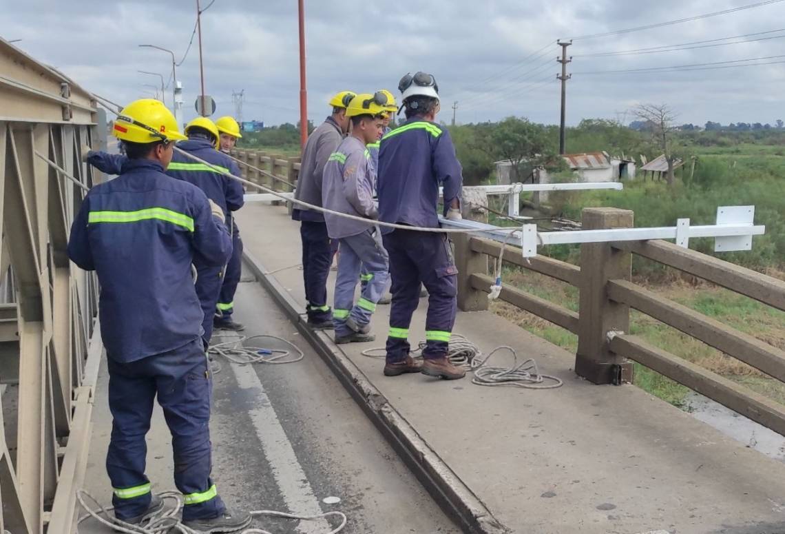 Comenzó el montaje del andamio para ejecutar la reparación de la junta afectada. (Foto: Prensa VN)