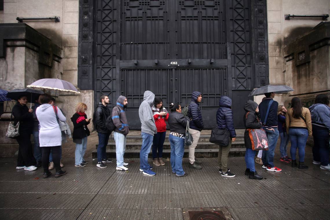 En el primer trimestre, el desempleo llegó al 7,7%, el registro más alto desde la pandemia