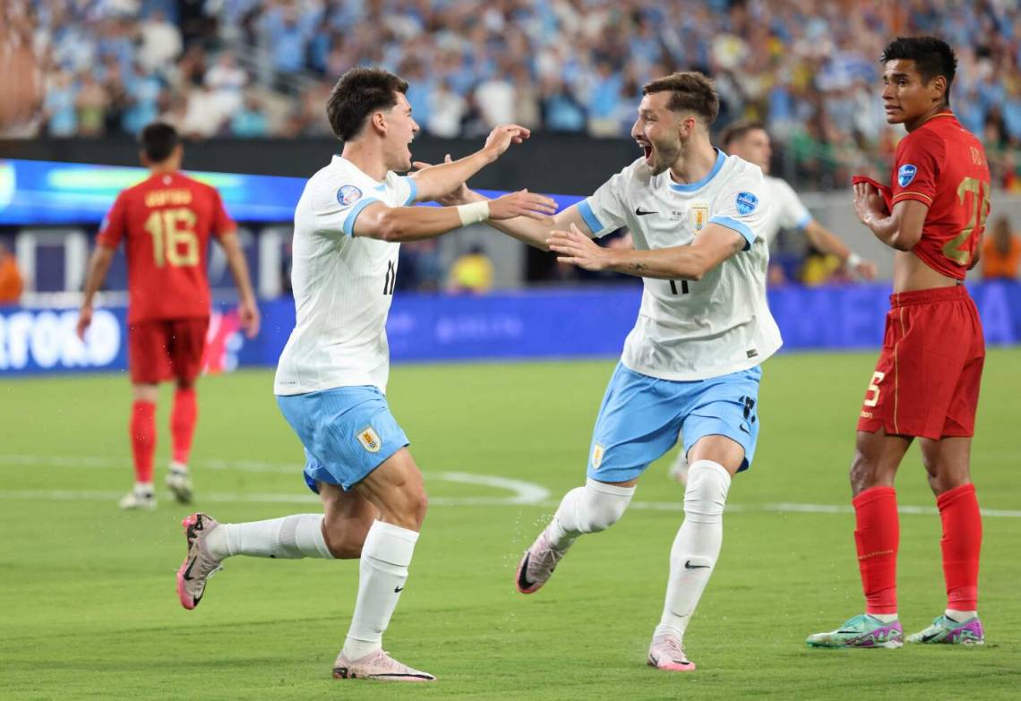 Uruguay aplastó 5-0 a Bolivia y consiguió el pasaje a los cuartos de final de la Copa América