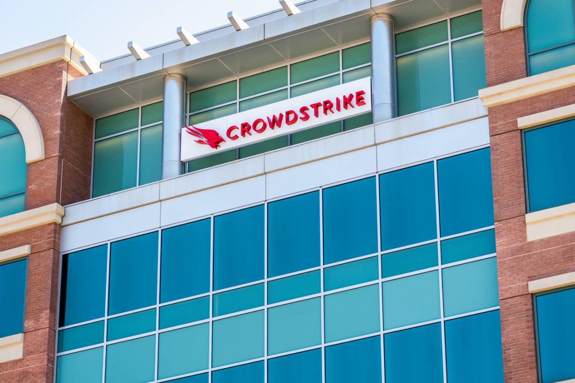 ¿Quién es y que hace CrowdStrike? la empresa detrás de la falla masiva de Microsoft