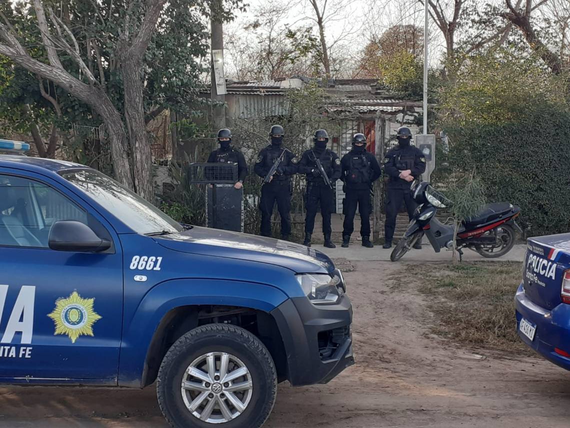 Los allanamientos se realizaron este martes por la mañana, con una fuerte presencia policial. 